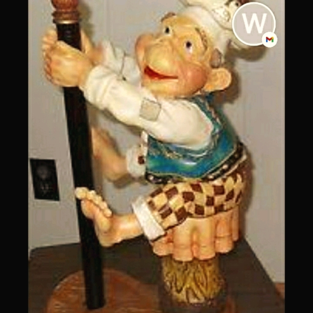 1998 LAAF COLLECTION CHEF GNOME KITCHEN PAPER TOWE